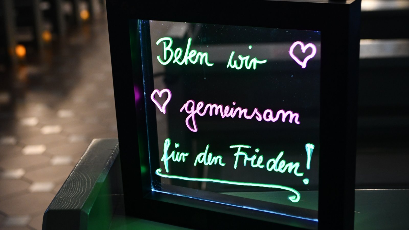 Friedensgebet (c) by_Yohanes_Vianey_Lein_pfarrbriefservice