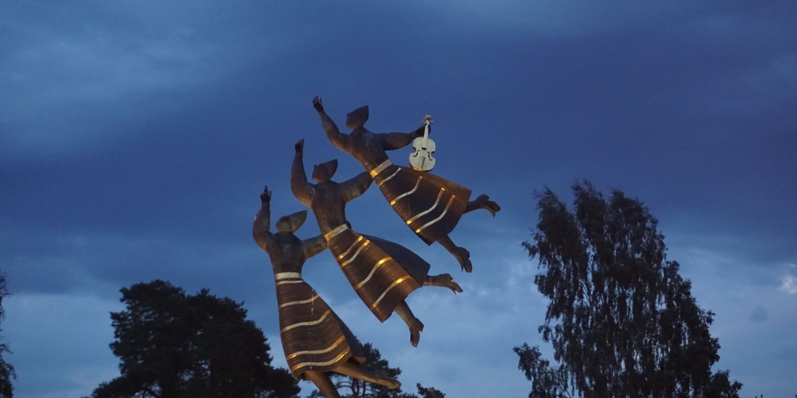 Brunnen Frauen2 (c) Julia Oligmüller