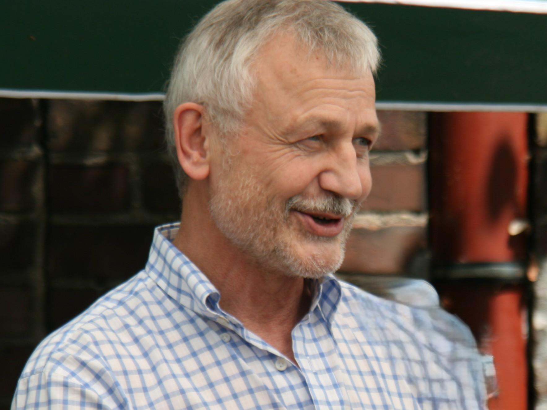 Foto Pfarrer Franz Decker