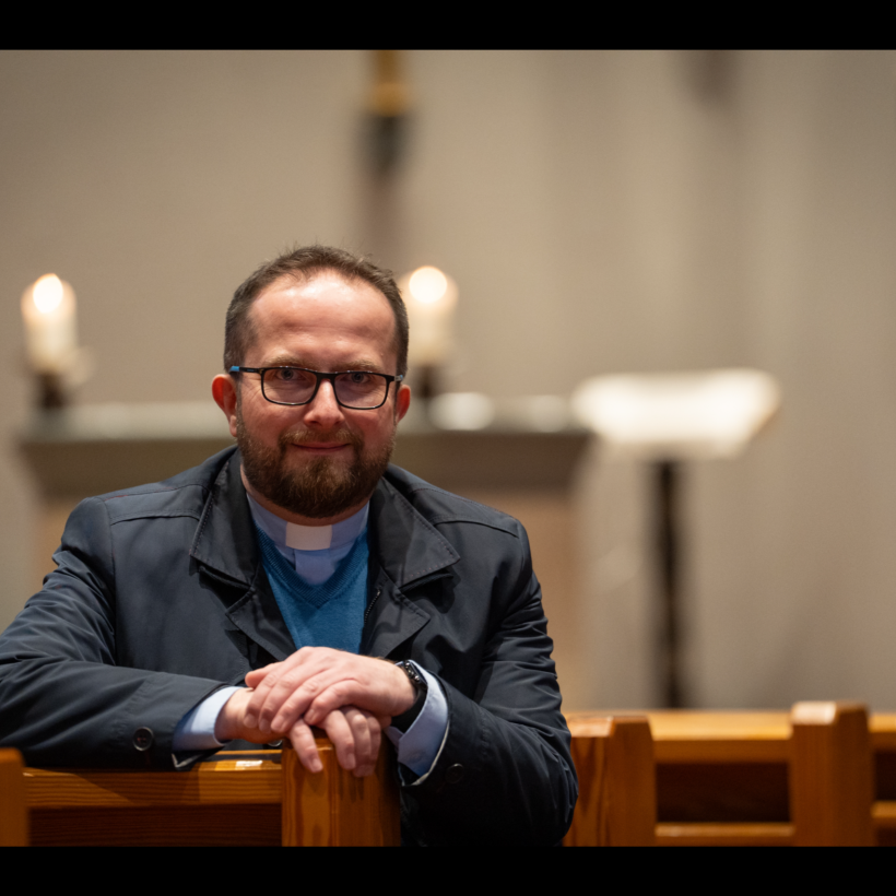 Pfarrer Krzysztof Zasanski (c) Paul Sendt