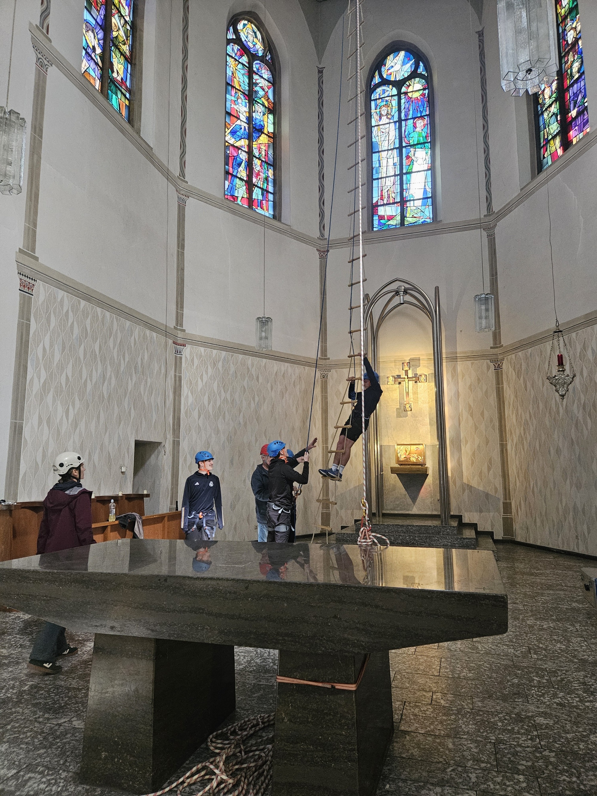 Firmungvorbereitung Klettern in der Kirche