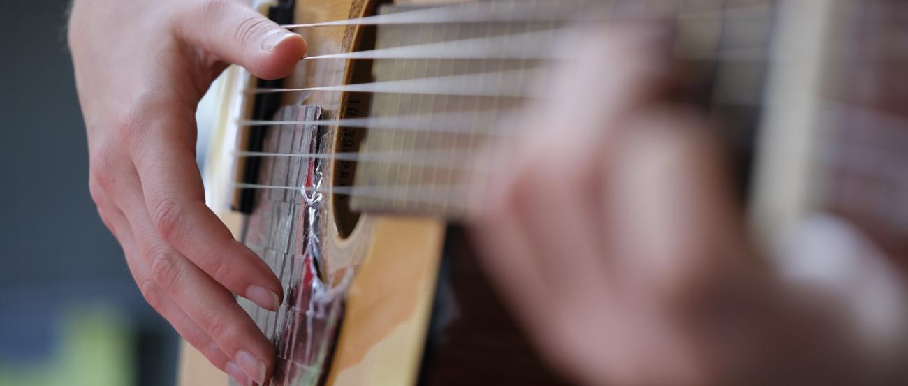 Gitarre spielen
