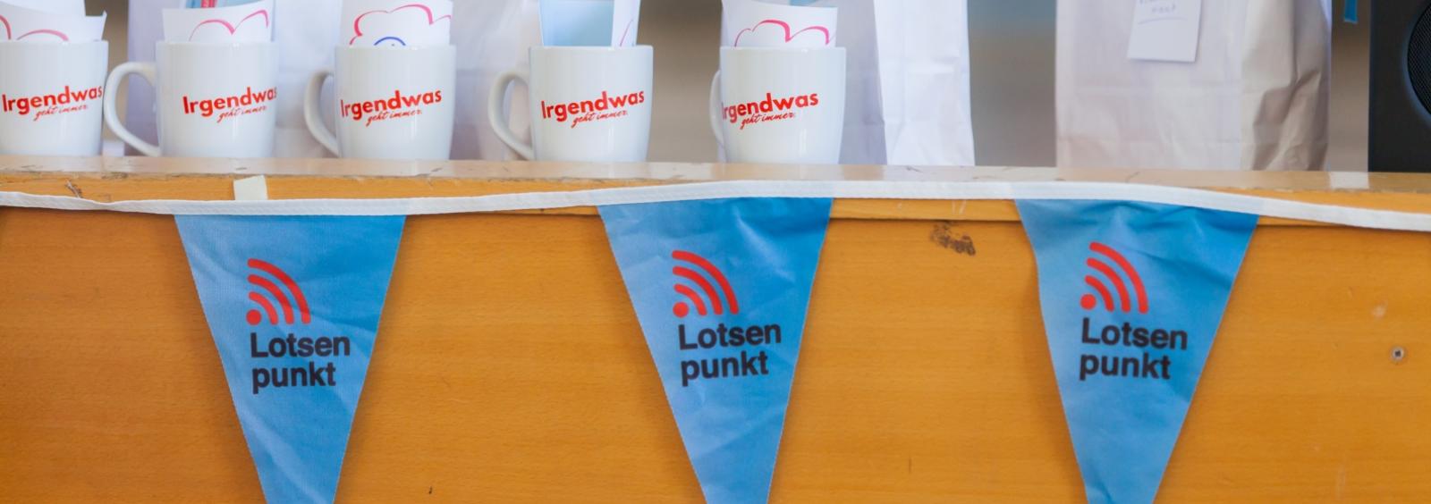 10 Jahre LOTSENPUNKTE ETWAS GEHT IMMER Fachtag  Projekt CARITAS Dioezesanverband Erzbistum Koeln
mehr als 50 Anlaufstellen niedrigschwellige Angebote fuer Menschen in Not , Veranstaltungsort IN VIA Stolzestr. Koeln Innenstadt
Copyright by JO SCHWARTZ / JO-SCHWARTZ.COM