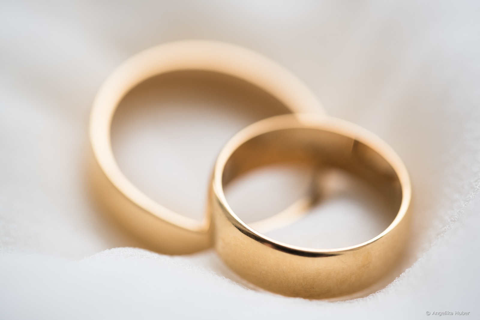 Trauringe, Ehe, Eheschließung, Feier, Goldhochzeit, Zeichen der Verbundenheit, Verbindung, Bindung, Paar, zusammen gehören, Zusammengehörigkeit, Sakrament der Ehe, Hochzeit, Ex-Bild-DB-ID: 19671